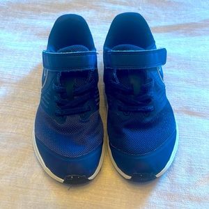 - Nike boys Star Runner 2.0- navy